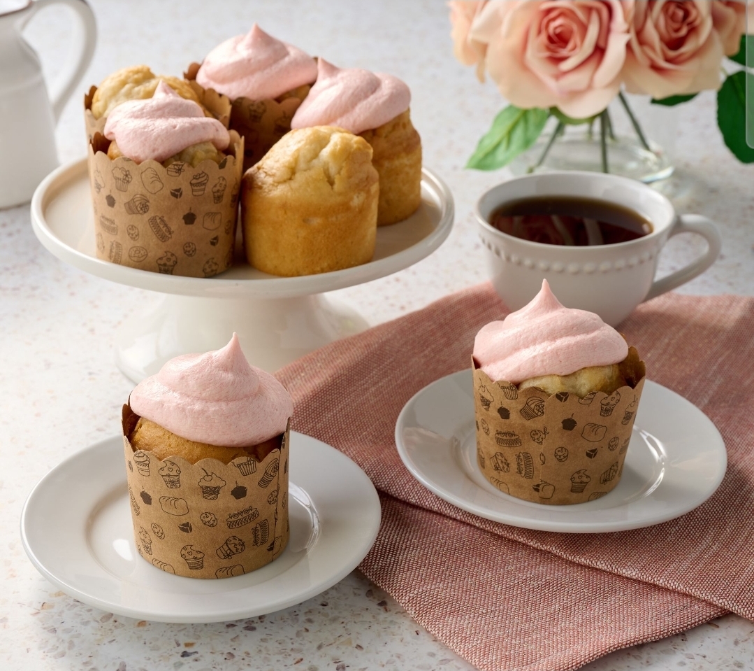 (AS SEEN ON QVC) Aunt Chelle's Vanilla Cupcakes with Cherry Vanilla Buttercream Frosting 12 Pack