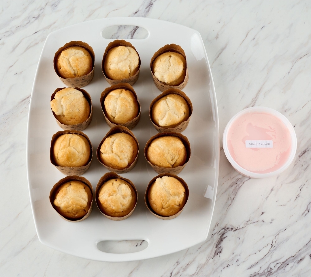 (AS SEEN ON QVC) Aunt Chelle's Vanilla Cupcakes with Cherry Vanilla Buttercream Frosting 12 Pack - Image 2