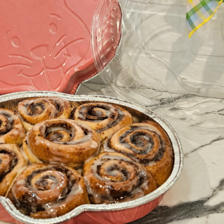 Easter Bunny Traditional Glaze Pan of Rolls