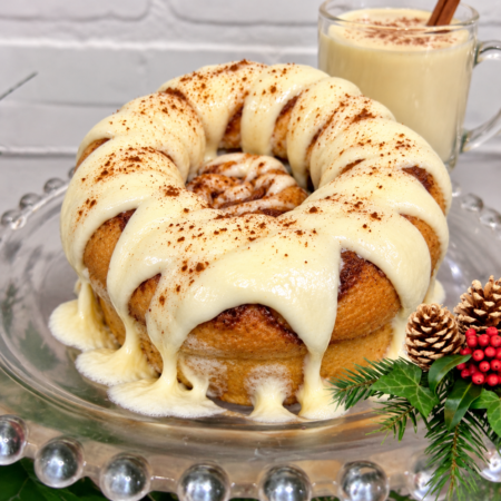 Holiday Eggnog Cinnamon Rolls