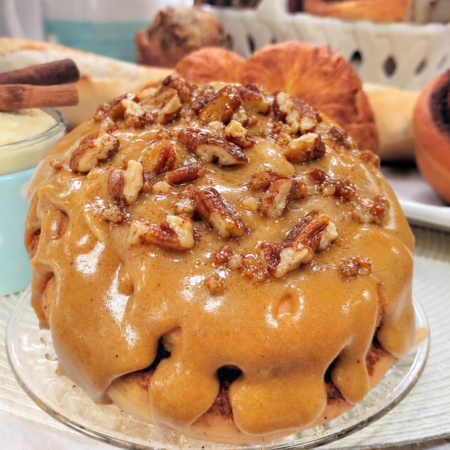Pumpkin Pecan Cinnamon Roll