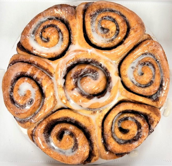 You will enjoy this NEW circular homestyle pan of (7) 6 oz ooey gooey, gourmet cinnamon rolls. Perfect for any occasion: breakfast, dessert, holidays, business brunches, impromptu treat, you name it! Store in your freezer for up to a year and simply thaw, warm and serve!