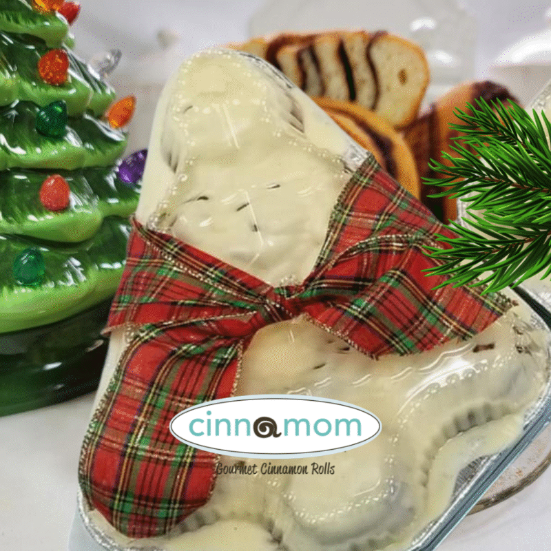 Christmas Tree Cinnamon Rolls (Classic Buttercream) - Image 4